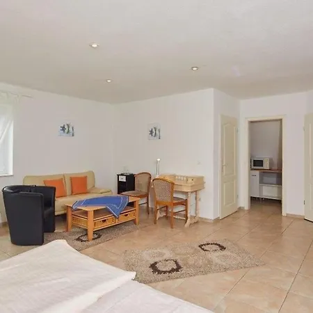 Apartment Ruhiger Wohntraum Nahe Einfelder See -ferienwohnung Waldeck